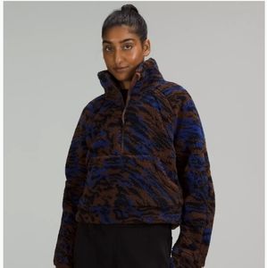 Lululemon scuba oversized funnel neck fleece XS/S in Liquidize Camo Jacquard